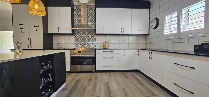 3 Bedroom Property for Sale in Country Club Western Cape